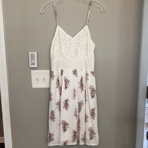 Casual White Floral Skater Dress with Lace Top